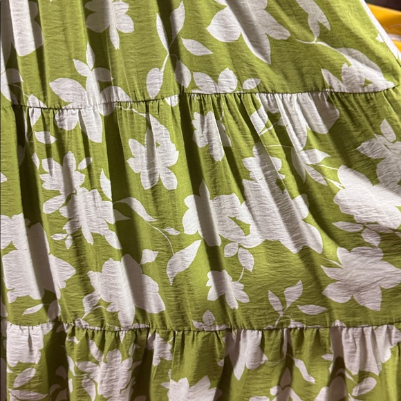 Blu Pepper Green Floral Tiered Midi Dress Smocked Waist M spring - Picture 7 of 7